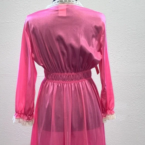 Vintage pink with lace robe - Picture 7 of 14